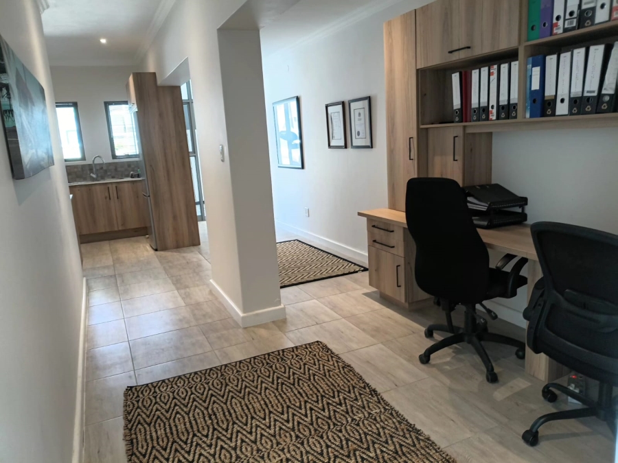 To Let 1 Bedroom Property for Rent in Kraaibosch Western Cape